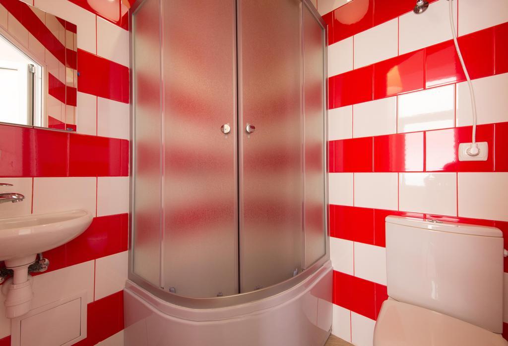 Mini Smart Apartments On Shpytalna 13- Economy Apartment Leopoli Esterno foto