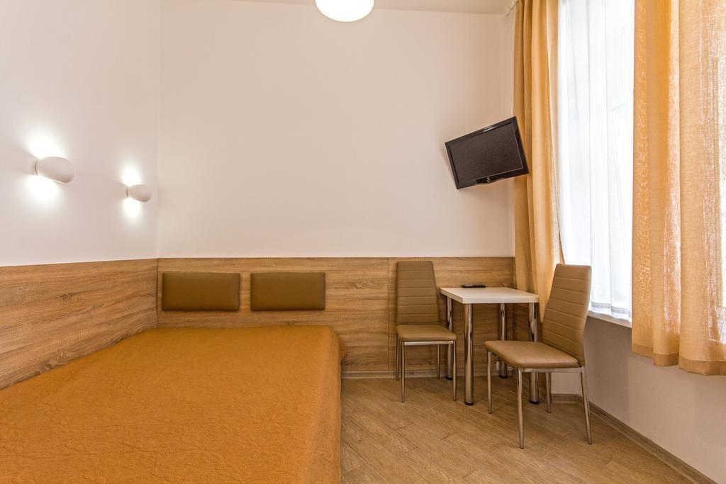 Mini Smart Apartments On Shpytalna 13- Economy Apartment Leopoli Esterno foto